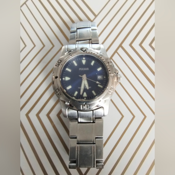 Men's Pulsar Watch Brushed Silver Tone Blue dial 37mm - Picture 8 of 12